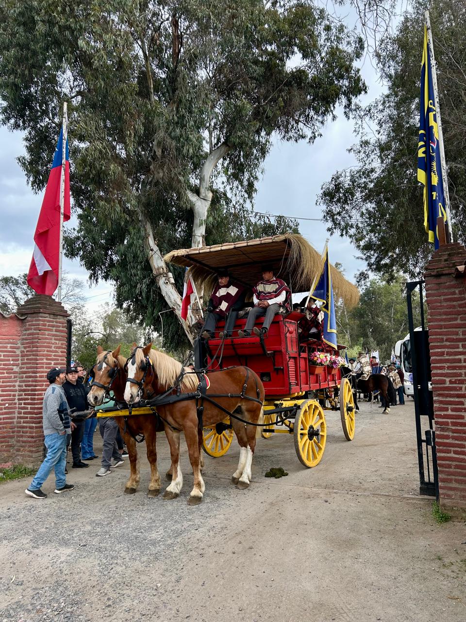 Participación de socios del Club La Chacarilla de Quilicura de la Asociación Til- Til en la participando en la Gran Parada Militar